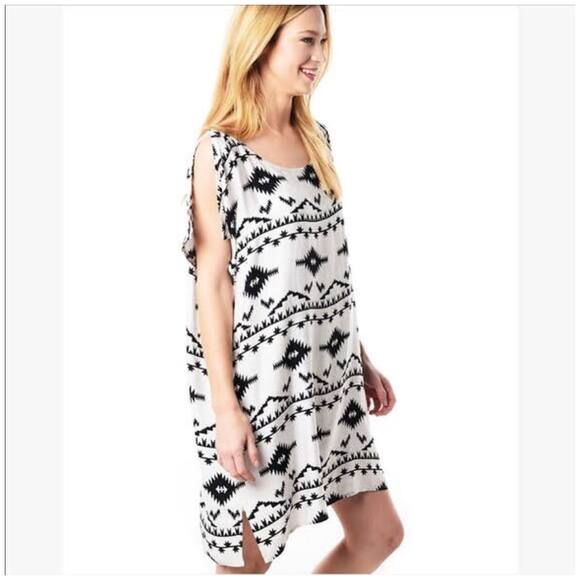 BB Dakota Melody Aztec Shift Mini Dress Slit Shoulder Off White Size XS - Picture 2 of 10
